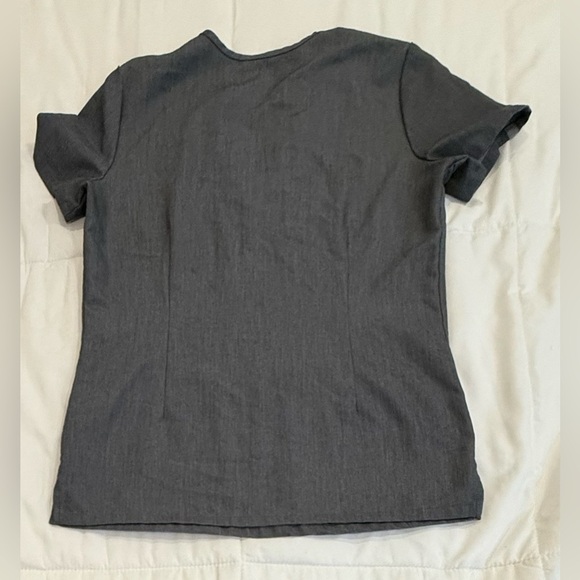 **FIGS Technical Collection Scrub Top – Gray – Women’s XXS** - Picture 2 of 5